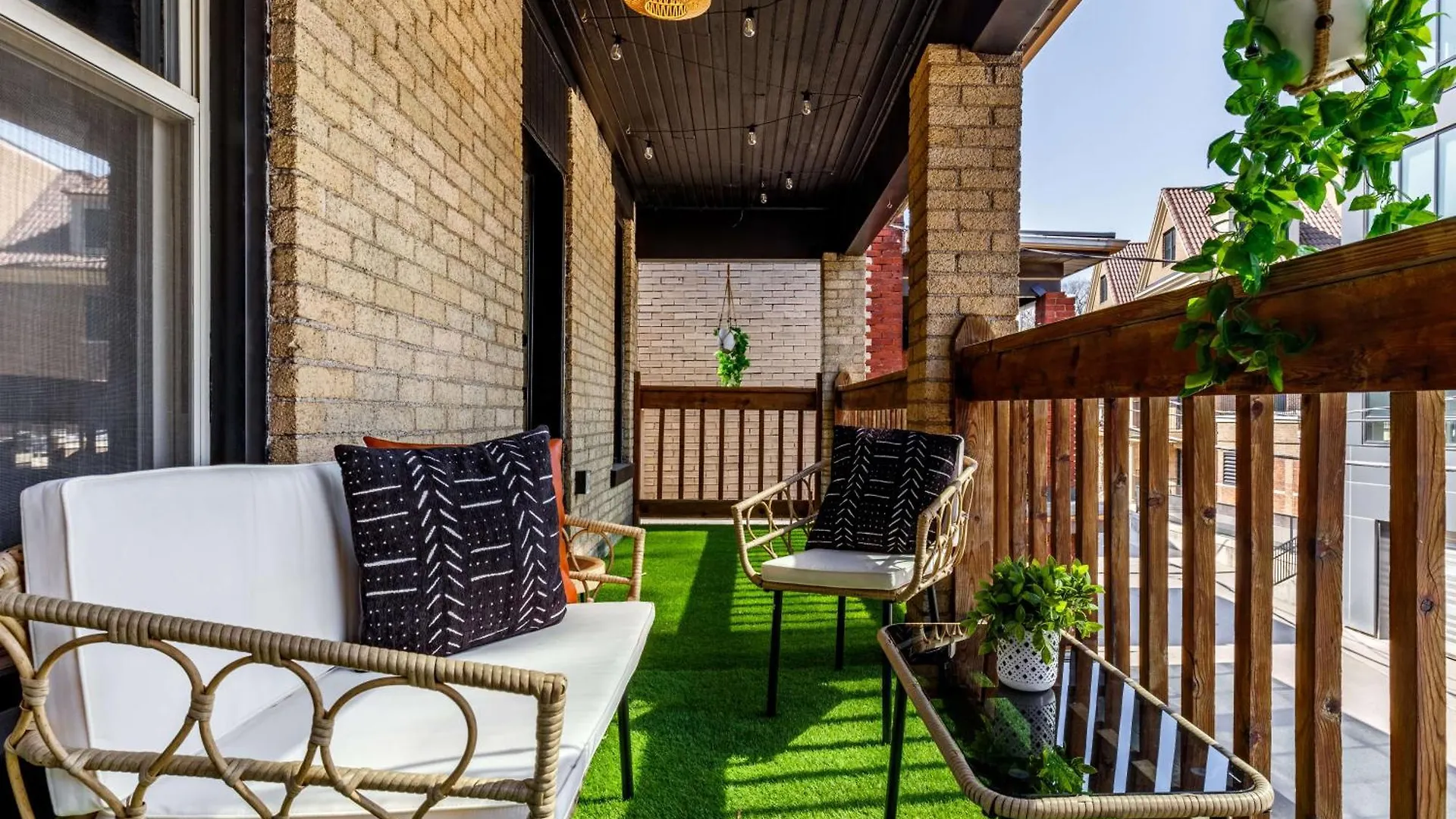 Prime Location Top Rated Clean Parking Free Columbus Holiday home