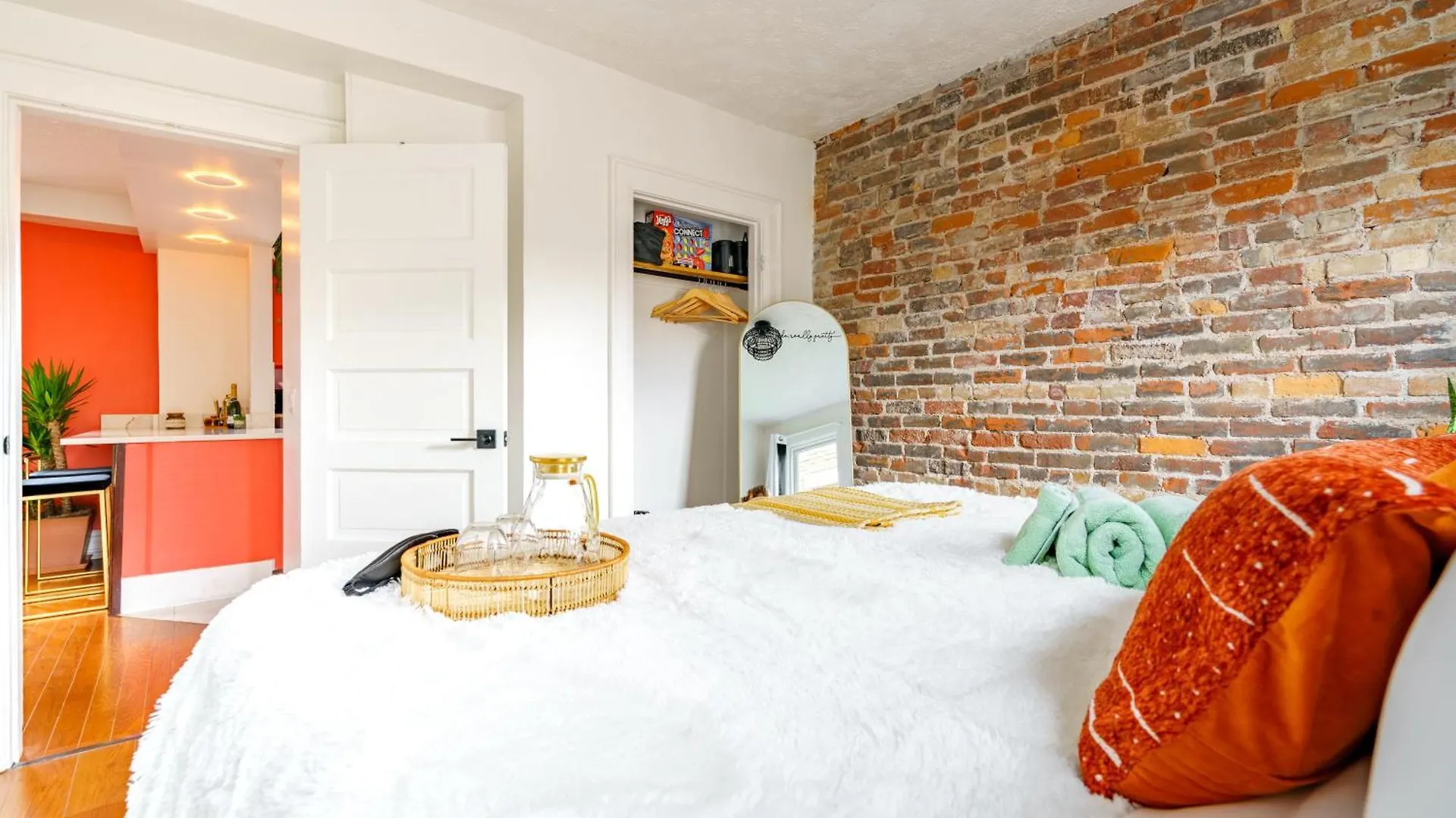 Prime Location Top Rated Clean Parking Free Columbus Holiday home